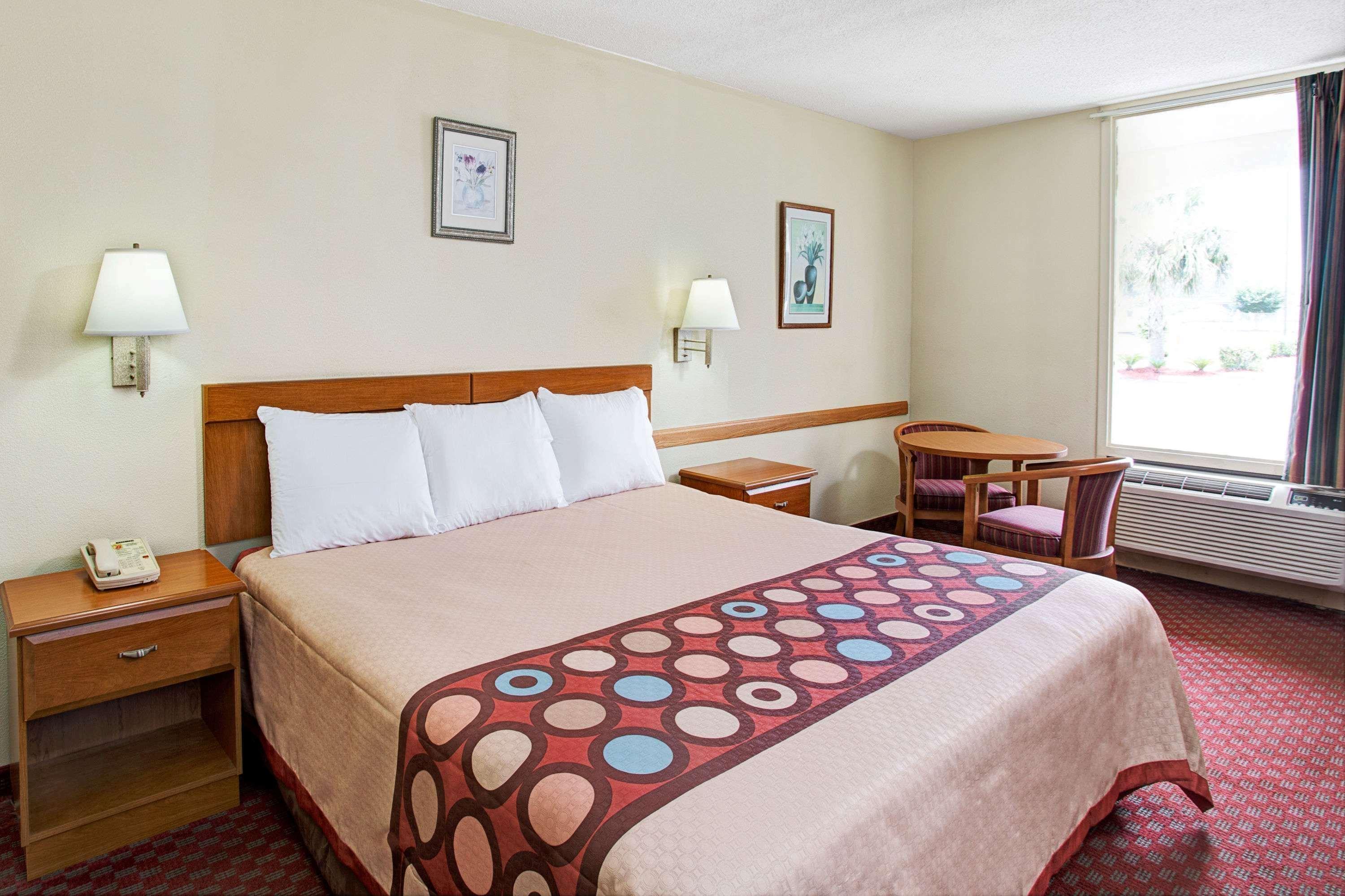 Super 8 By Wyndham Walterboro Hotel Exterior photo